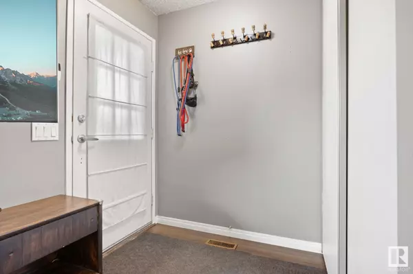 Edmonton, AB T6L 3R1,4911 35 AV NW