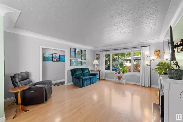 Edmonton, AB T5M 1M4,11519 136 ST NW